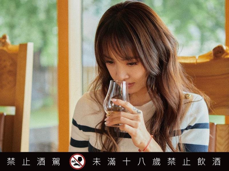 蔡依林圓夢探訪百年威士忌酒廠! 蘇格蘭七十二變 喜獲千里眼 從威士忌工藝中尋找靈感