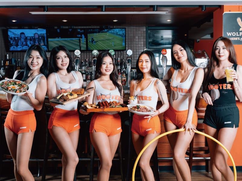 什麼!酒類只要半價?全球唯一推出早午餐 Hooters慶城店暑期強檔開跑