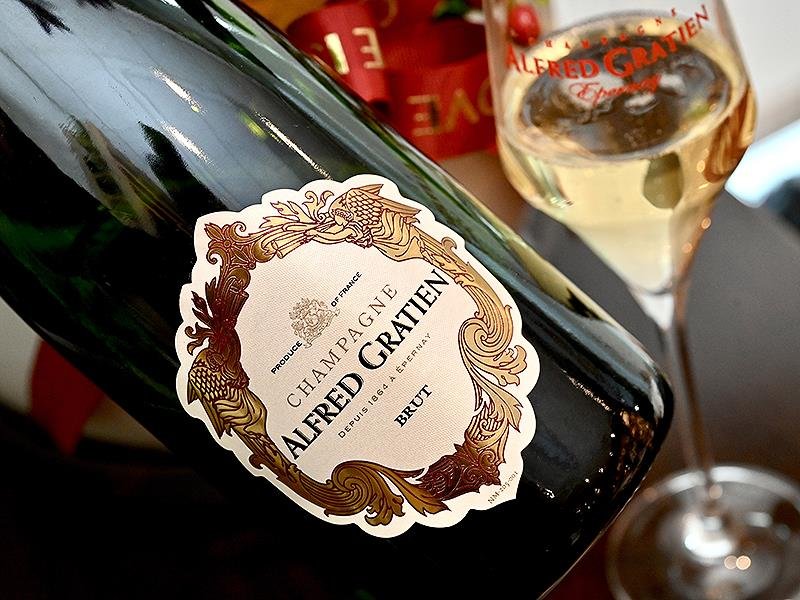 香檳騎士,香檳大使,李淂躍,champagne,法國葡萄酒,sparkling,氣泡酒,西班牙葡萄酒,義大利葡萄酒,南非葡萄酒
