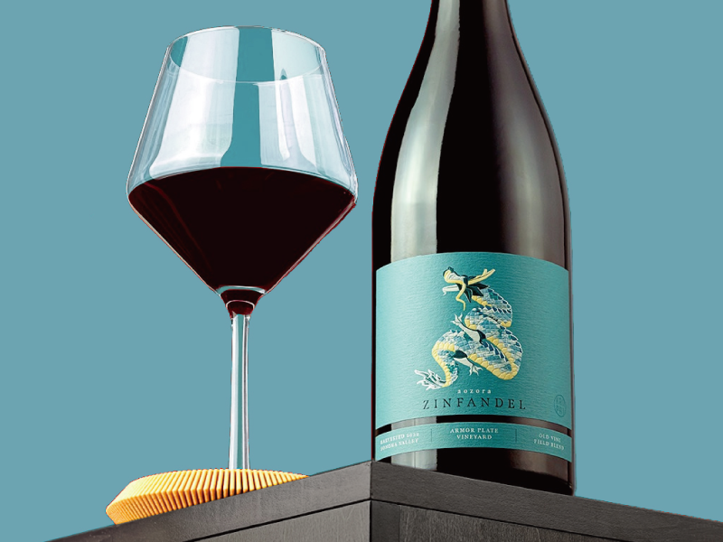 風靡加州葡萄酒圈 台灣品牌Kanpai Wines加州乾杯酒莊 發表龍年限定「青空龍金粉黛紅酒」